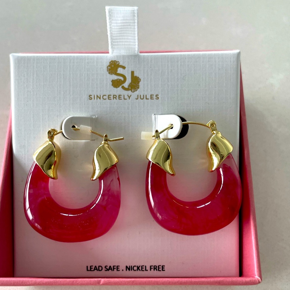 Beautiful earrings NWT Sincerely Jules NWT